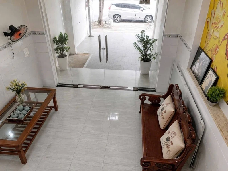 Bán nhà mặt tiền kinh doanh 4,5x18,5m 1 trệt 2 lầu đường Nguyễn Thị Minh Khai, Dĩ An giá 5,8 tỷ