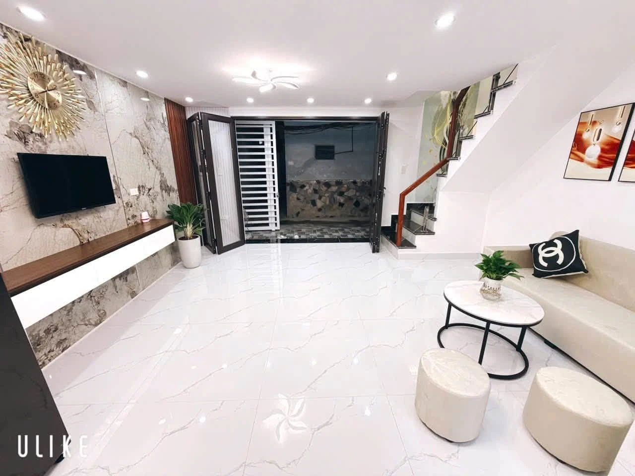 Bán nhà 2 tầng 80m² Phạm Hữu Điều Quận 1 1,95 tỷ - Ảnh 1
