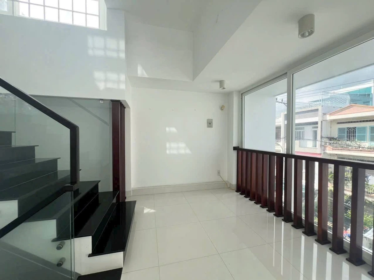Biệt thự 9 phòng ngủ 127m² gần chợ Đầm Nha Trang giá 8,8 tỷ - Ảnh thu nhỏ 5