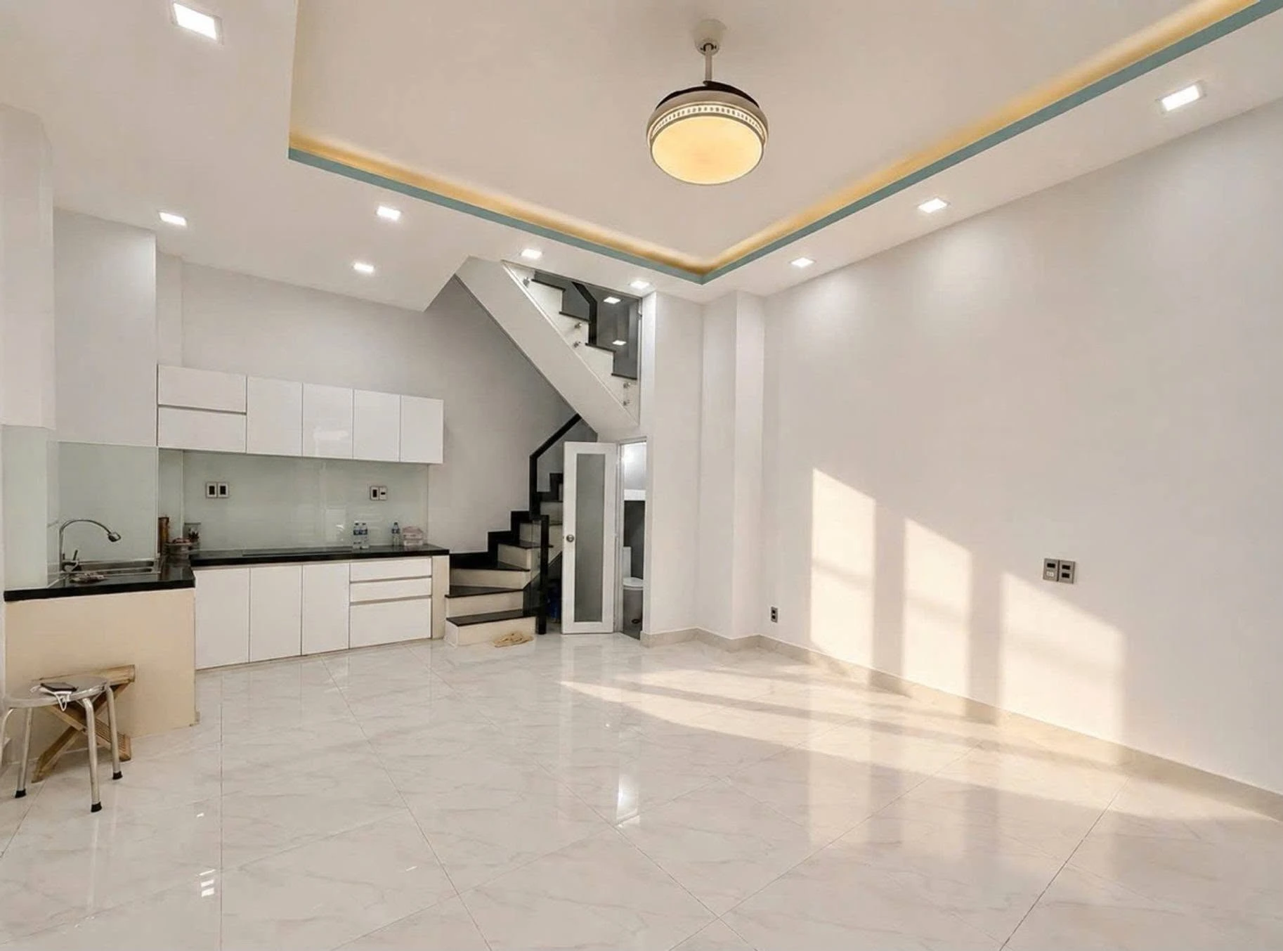Bán nhà góc 2 mặt 40m2 5 tầng Hoàng Hoa Thám Bình Thạnh 6.4 tỉ - Ảnh 1