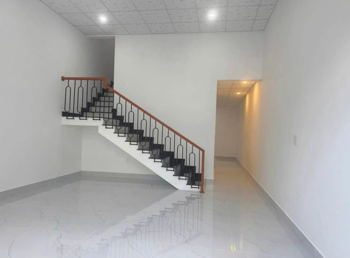 Bán nhà mê lửng 5x17m, 3PN 2WC, hẻm 6m đường Mai Hắc Đế, giá 3,99 tỷ - Ảnh thu nhỏ 2