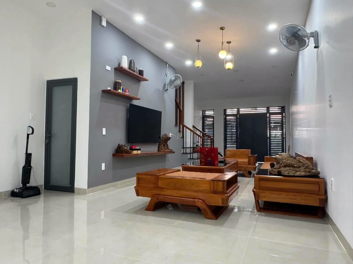Bán nhà 2 tầng mặt tiền Phan Vinh, Nha Trang, 97.5m², 11.5 tỷ - Ảnh thu nhỏ 3