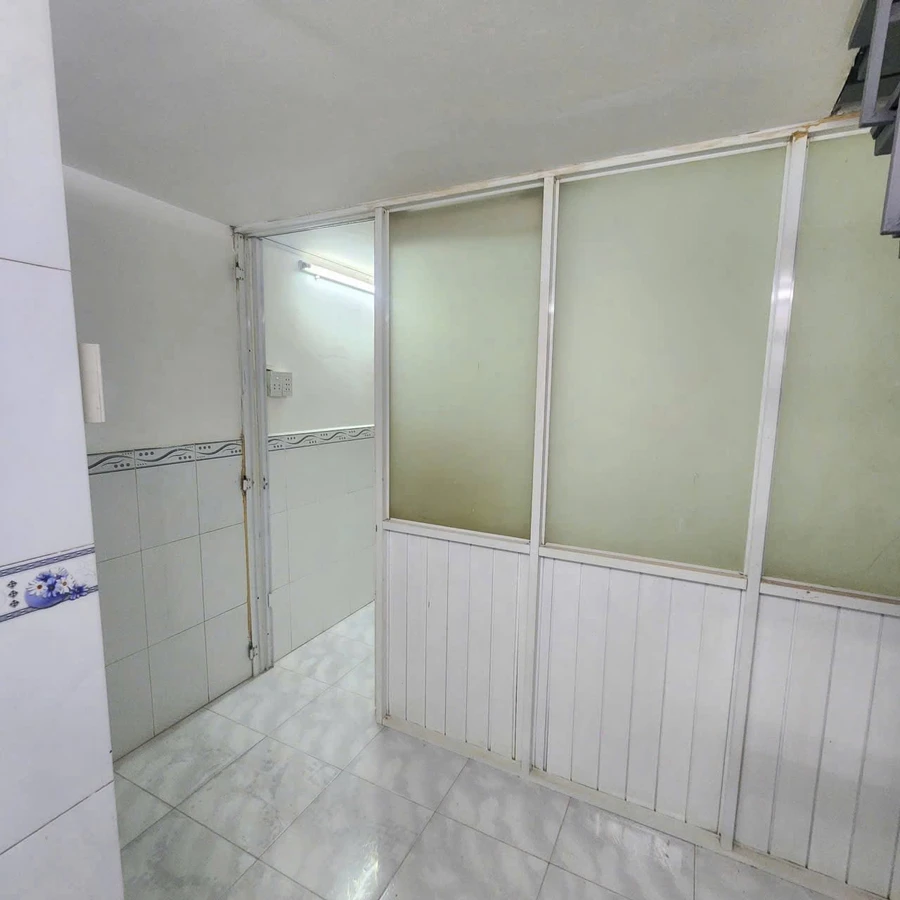 Bán nhà mới trệt 2 lầu 3x5m Lạc Long Quân, Quận 11, giá 1,88 tỷ - Ảnh thu nhỏ 3