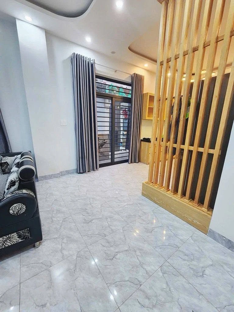 Bán nhà 2 tầng 2 phòng ngủ Phan Xích Long Phú Nhuận trên 5 tỷ - Ảnh thu nhỏ 2