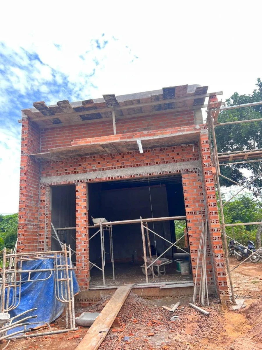 Bán nhà mới xây 5x20m sổ riêng thổ cư giá 1,35 tỷ tại Bình Lộc, Long Khánh - Ảnh thu nhỏ 2
