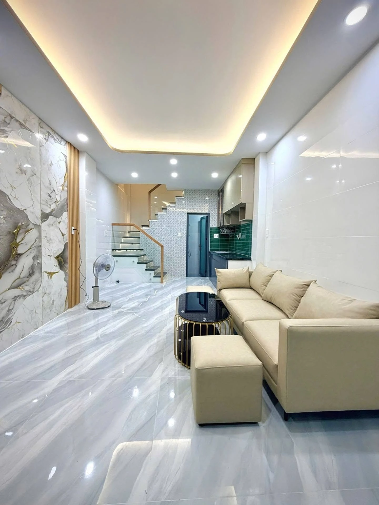 Bán nhà 3 tầng 25m² nở hậu đường Lạc Long Quân, Quận 11, giá 4,5 tỷ - Ảnh 1