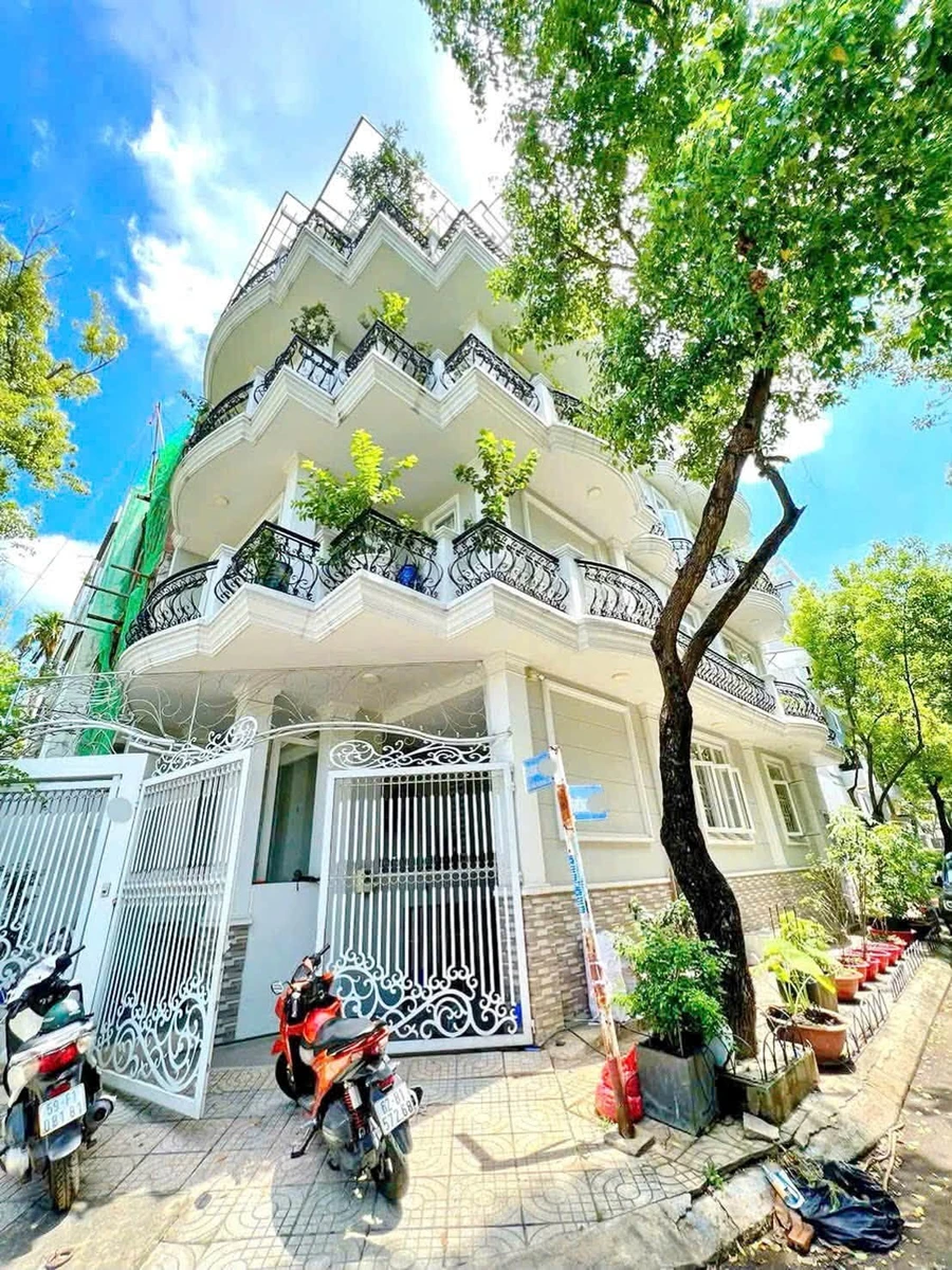 Bán nhà góc 2 mặt tiền 108m² 5 PN Quận 7 - Ảnh thu nhỏ 4