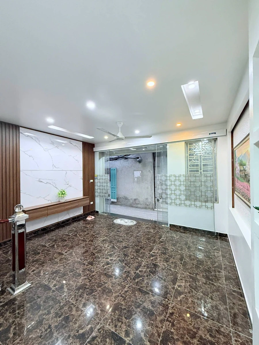 Bán nhà 3 tầng Hùng Dương Vương 40m² hơn 2 tỷ Quận 7 - Ảnh thu nhỏ 3