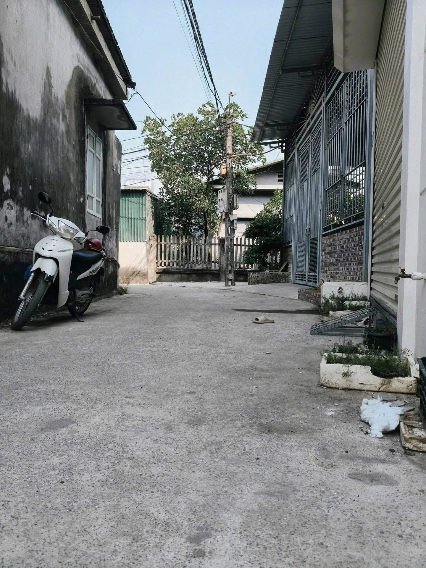 Bán nhà 3 tầng 3PN 42.7m² Thạch Khôi 2.3 tỷ - Ảnh 1