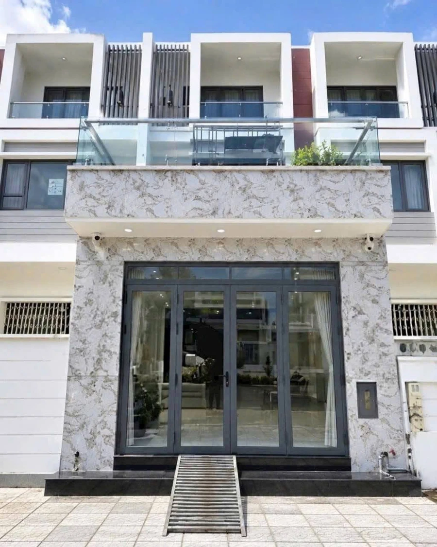 Bán nhà 1 trệt 2 lầu 100m2 An Giang 3.9 tỷ - Ảnh 1