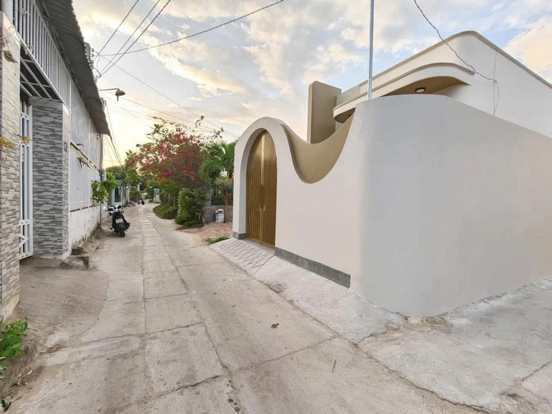 Nhà cấp 4 mới góc 2 mặt tiền 100m2 Phan Thiết 2,9 tỷ