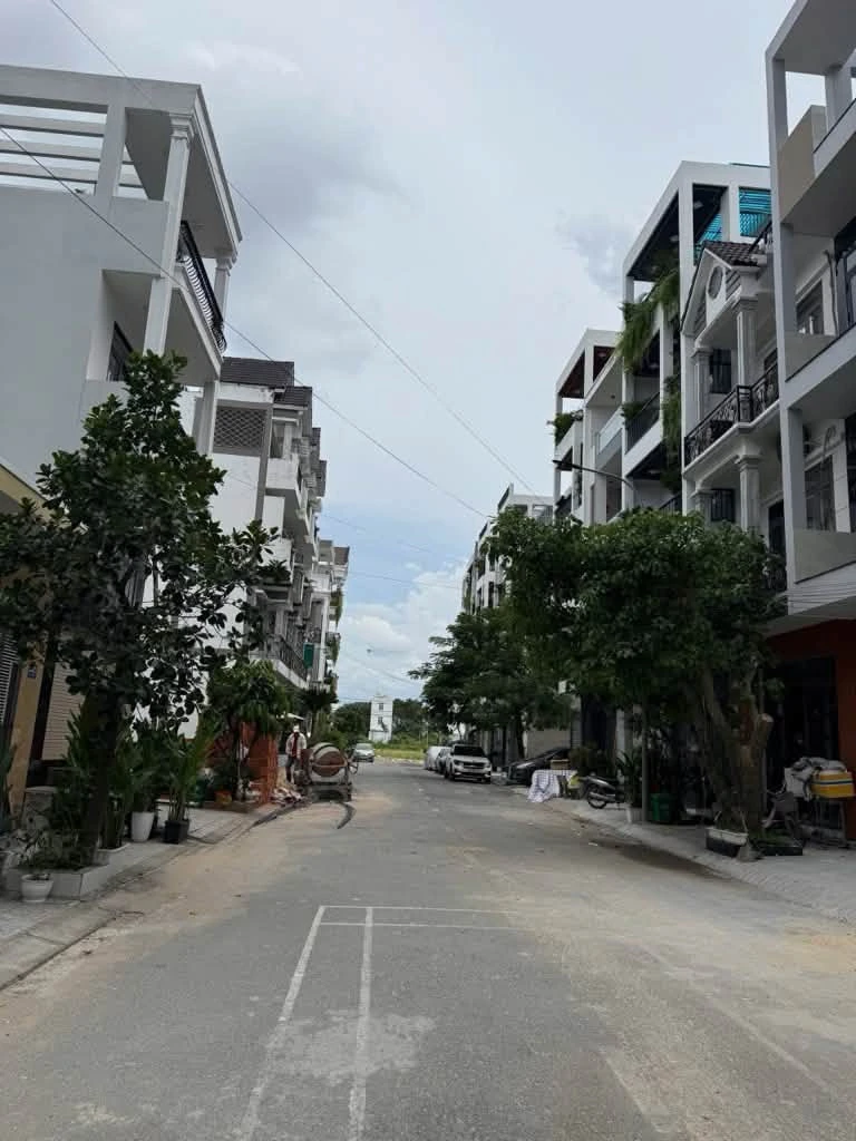 Bán nhà 4 tầng 4,5x14,5m, 4PN, đường nhựa 13m khu Thới An, Quận 12, giá 8,5 tỷ - Ảnh 1