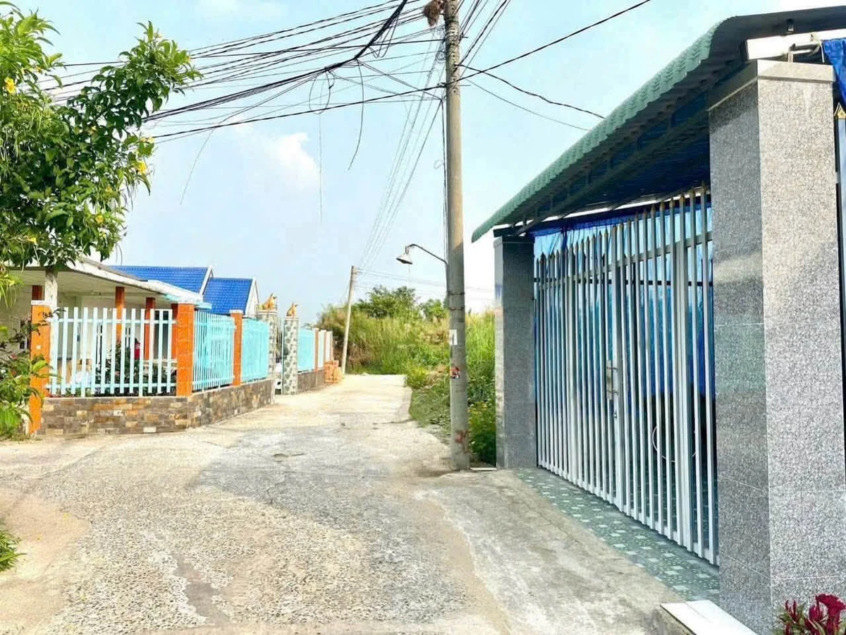 Bán lô đất thổ cư 5x28 hẻm Lê Minh Xuân, Long An - Ảnh 1