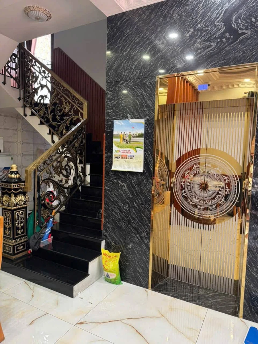 Bán nhà 4 tầng thang máy Bình Tân, 160.2m2, 13.5 tỷ - Ảnh 1