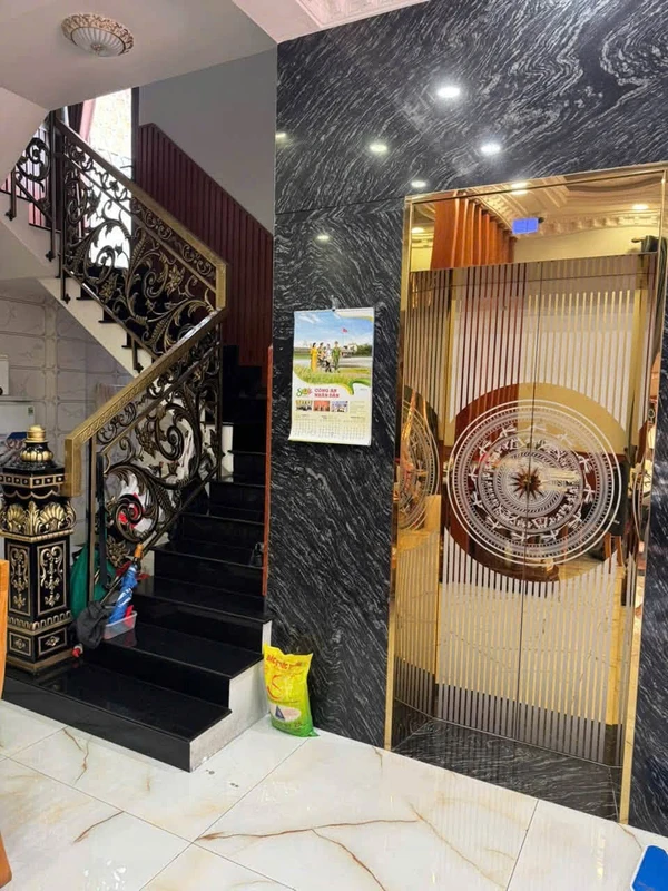 Bán nhà 4 tầng thang máy Bình Tân, 160.2m2, 13.5 tỷ