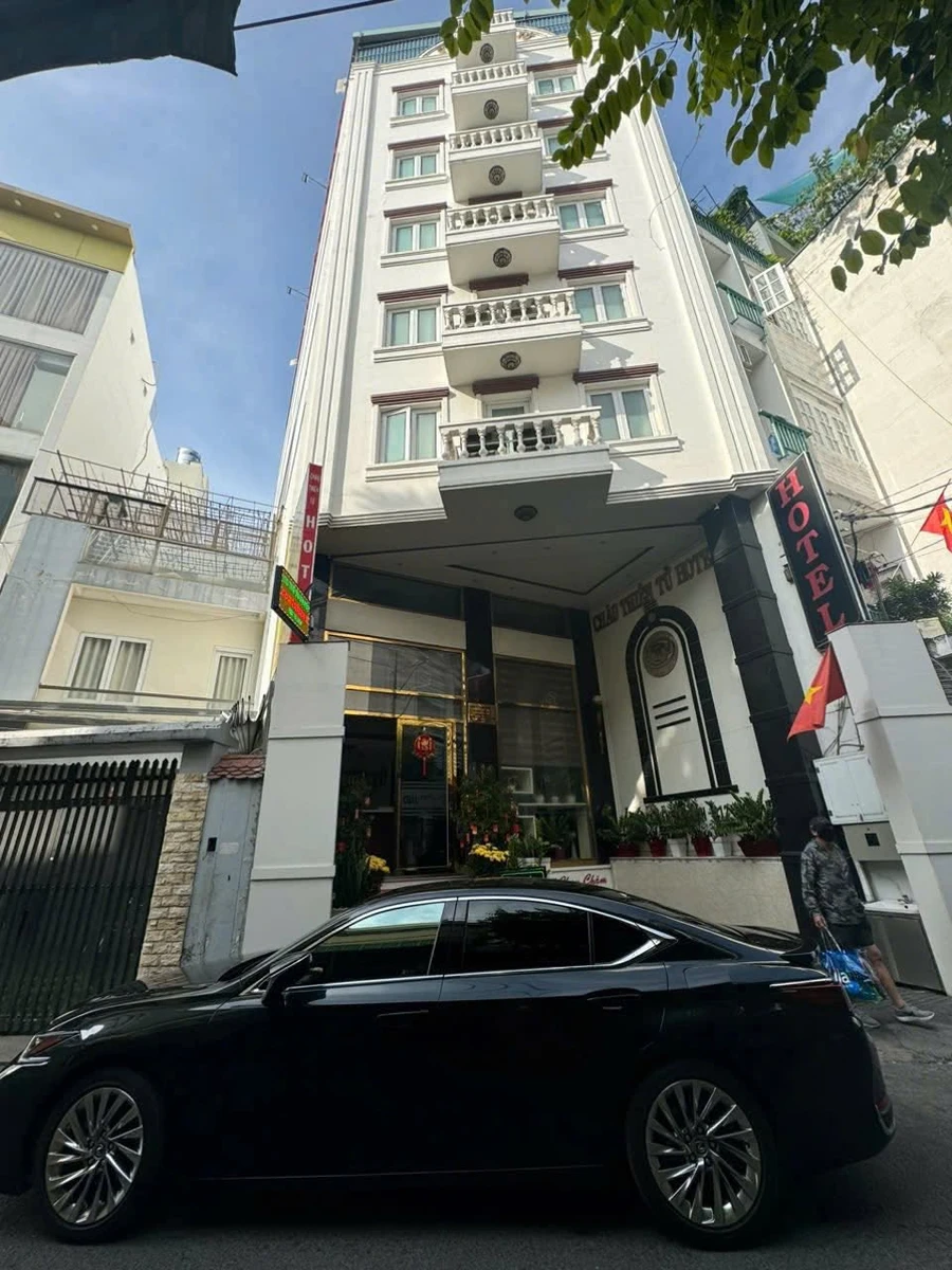 Bán khách sạn 37 phòng, giá 43 tỷ, Tân Bình - Ảnh 1