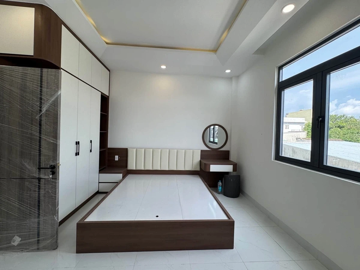 Bán nhà mặt tiền Lý Phục Man Q7, 44m², 6PN, 9 tỷ - Ảnh thu nhỏ 3