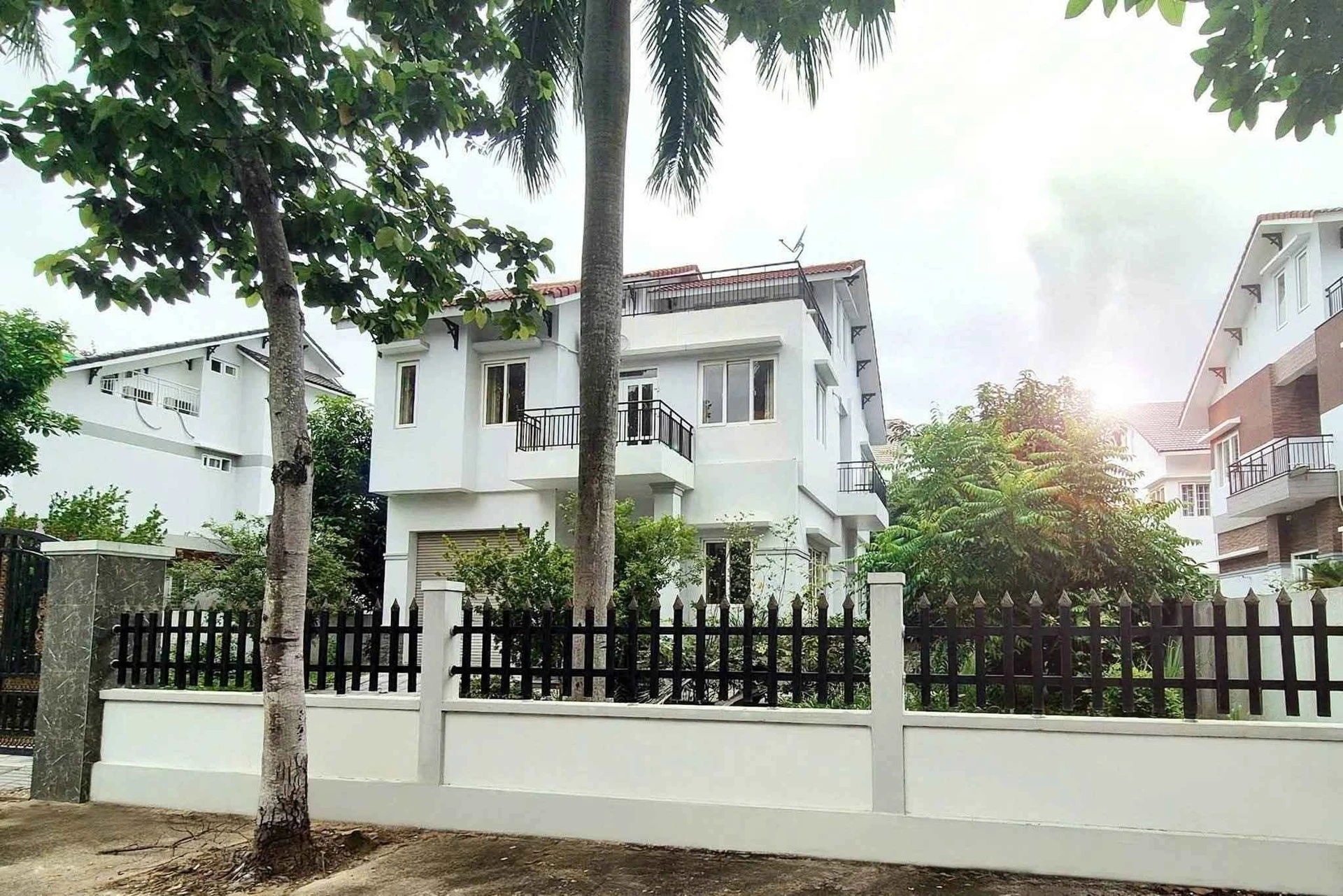 Bán biệt thự Western Land Bến Cát 487m2, 6.9 tỷ - Ảnh 1