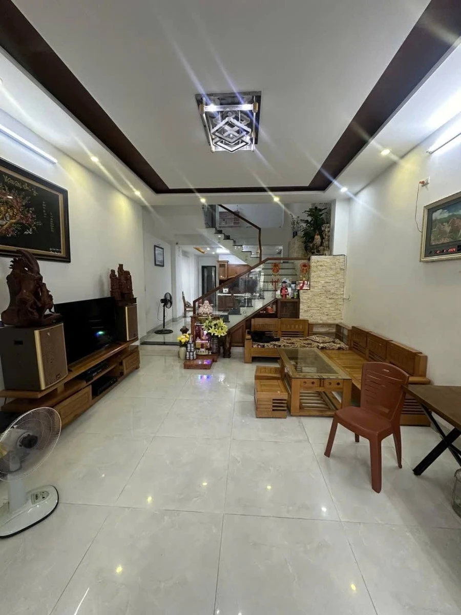 Bán nhà mặt tiền 3 tầng 90m2 Liên Chiểu 5 tỷ - Ảnh 1