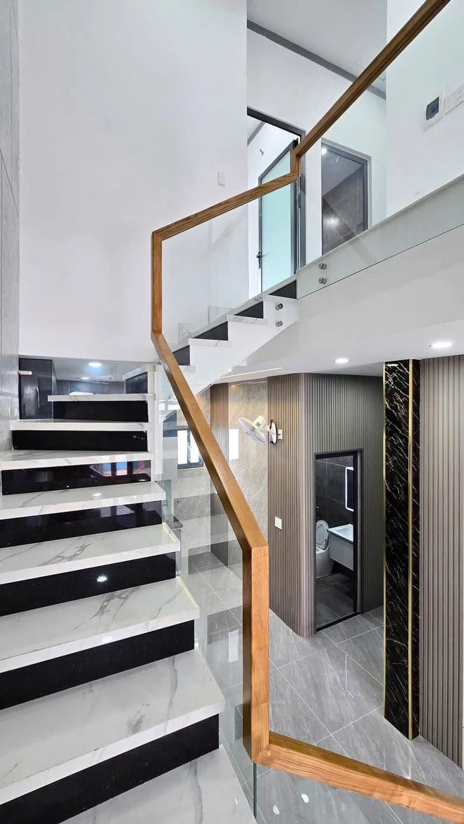 Bán nhà 4PN 2WC 160m² Đồng Khởi Quận 4 - Ảnh thu nhỏ 4