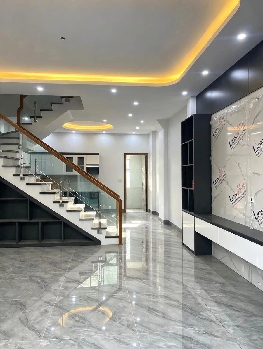 Bán nhà 3 tầng, 3PN, 72m² giá 3 tỷ Cao Thắng - Ảnh 1