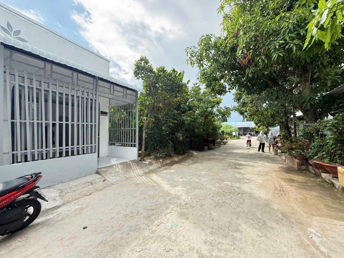 Bán nhà 2 mặt tiền 49,6m² Phạm Thị Nguyệt Quận 12 - Ảnh thu nhỏ 2