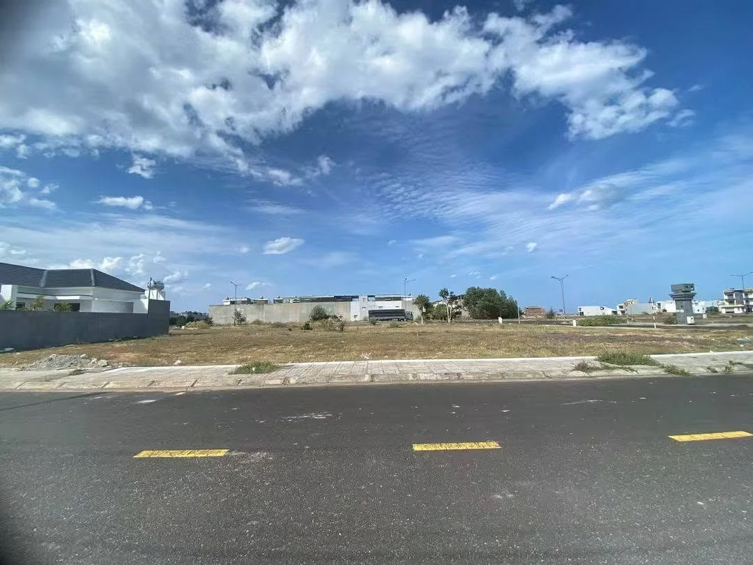 Bán biệt thự 350m² Phan Chu Trinh, Phú Yên - Ảnh thu nhỏ 3