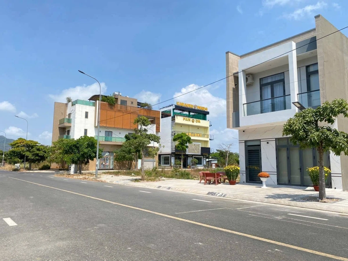 Bán lô đất góc 6x23 thổ cư 110m2 Thanh Sơn C, Hòa Long, TP Bà Rịa giá 2,69 tỷ - Ảnh 1