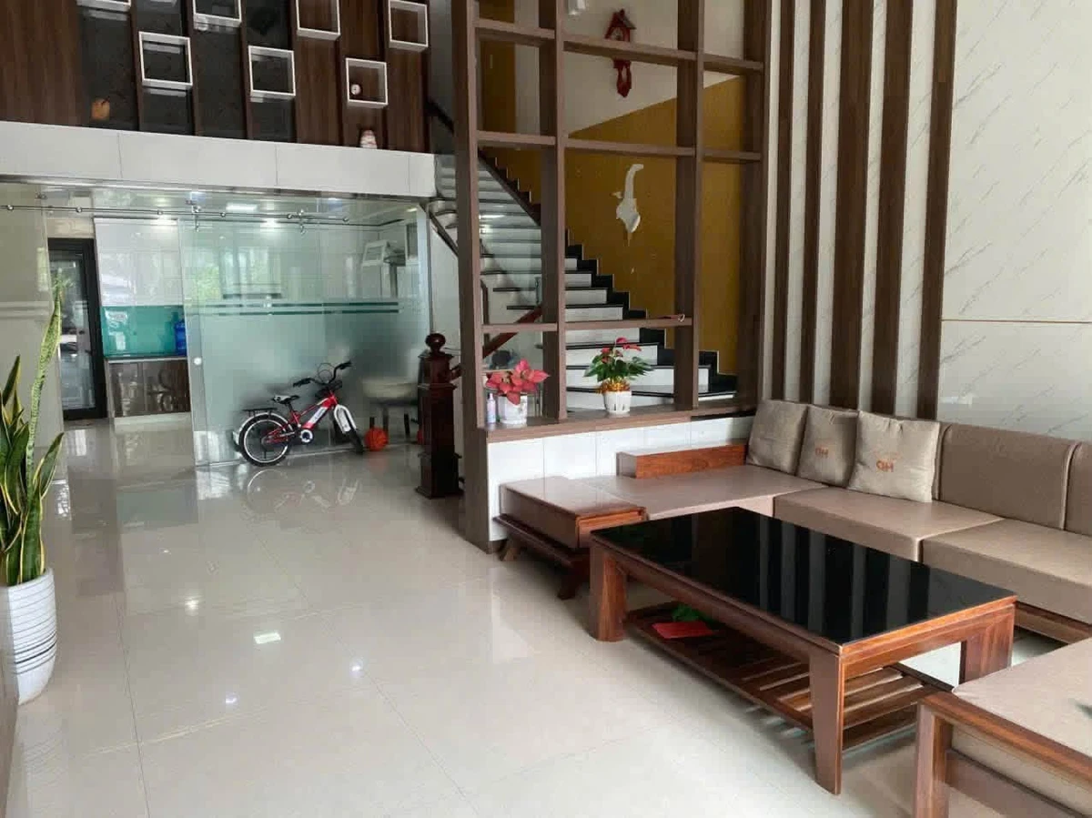Bán nhà liền kề 3 tầng 70m² gần Aeon Mall Hạ Long 6.3 tỷ - Ảnh 1