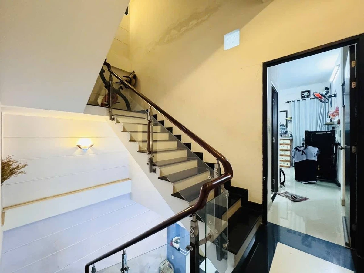 Bán nhà 61m2, 5 phòng, mặt tiền Lý Thường Kiệt, Quận 10 - Ảnh thu nhỏ 3