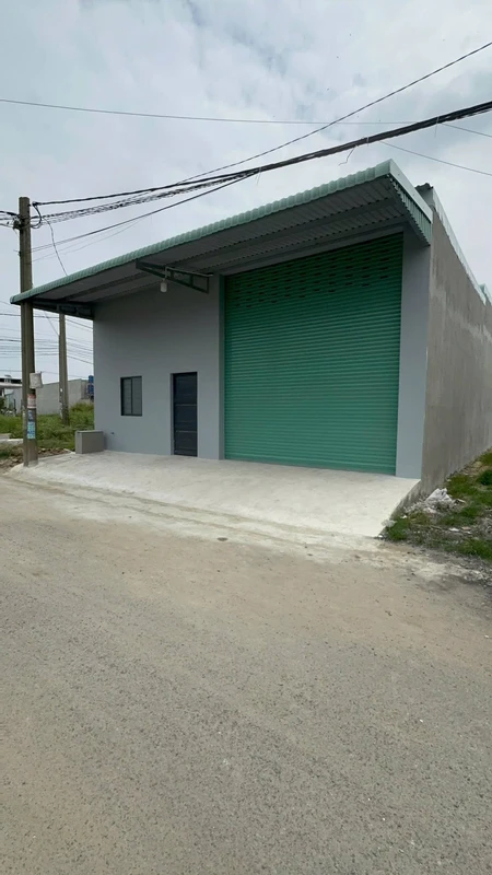 Cho thuê kho mới 250m2 (10x25) KDC Tân Đức, đường A15B, giá 15 triệu/tháng