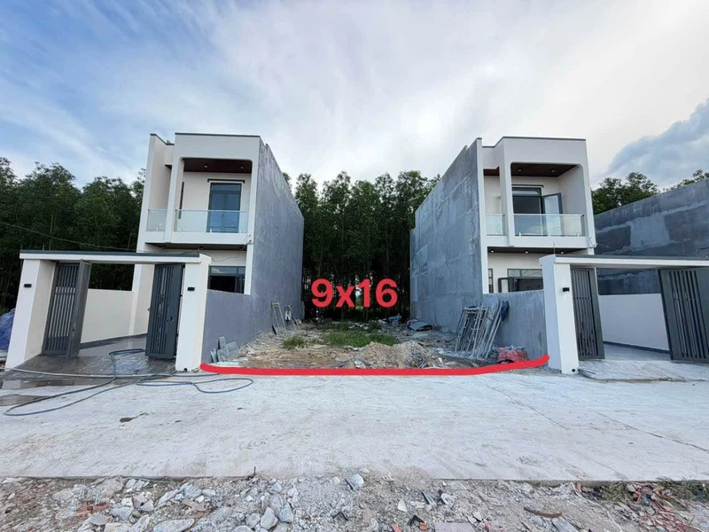 Bán nhà lầu 72m² mặt đường Hương Lộ 15, Tân Uyên, 1 tỷ 690