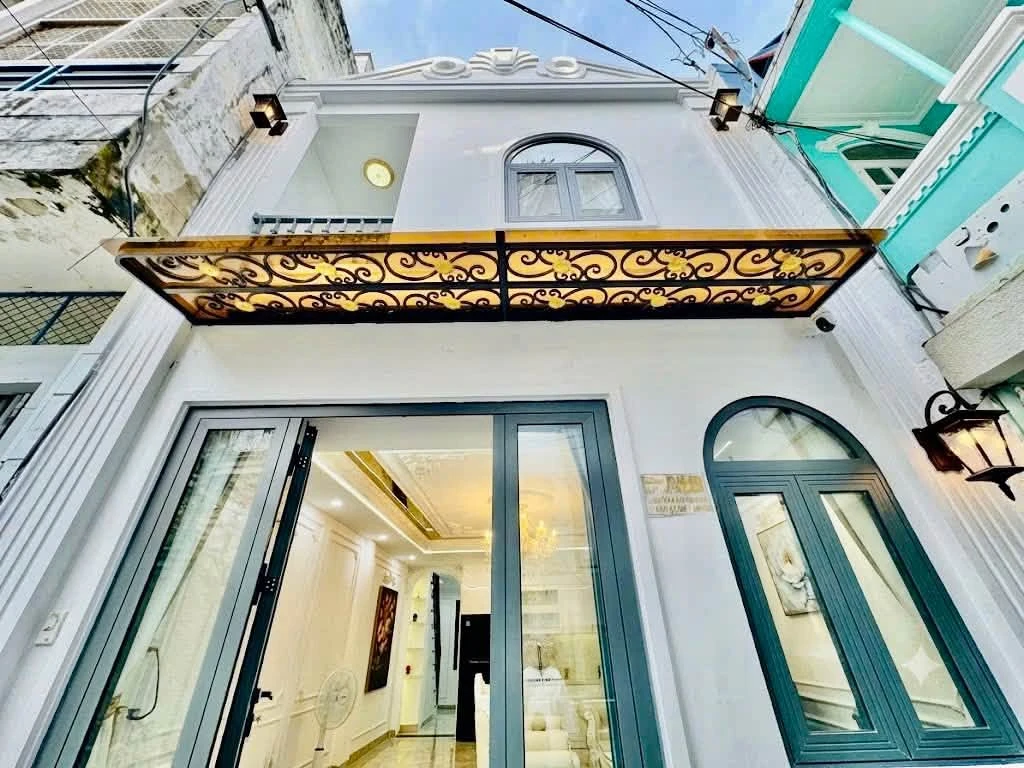 Bán nhà 2 tầng 40m² 3PN gần ngã tư Phú Nhuận, giá 6,9 tỷ - Ảnh 1