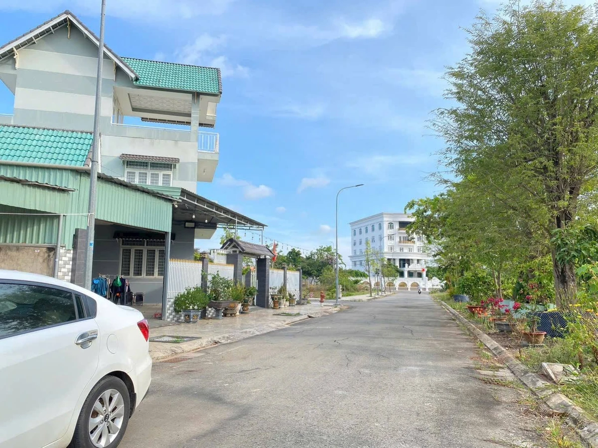 Bán đất 125m2 đối diện cổng Lan Anh 1, Hoà Long, TP Bà Rịa, giá 2,2 tỷ - Ảnh thu nhỏ 2