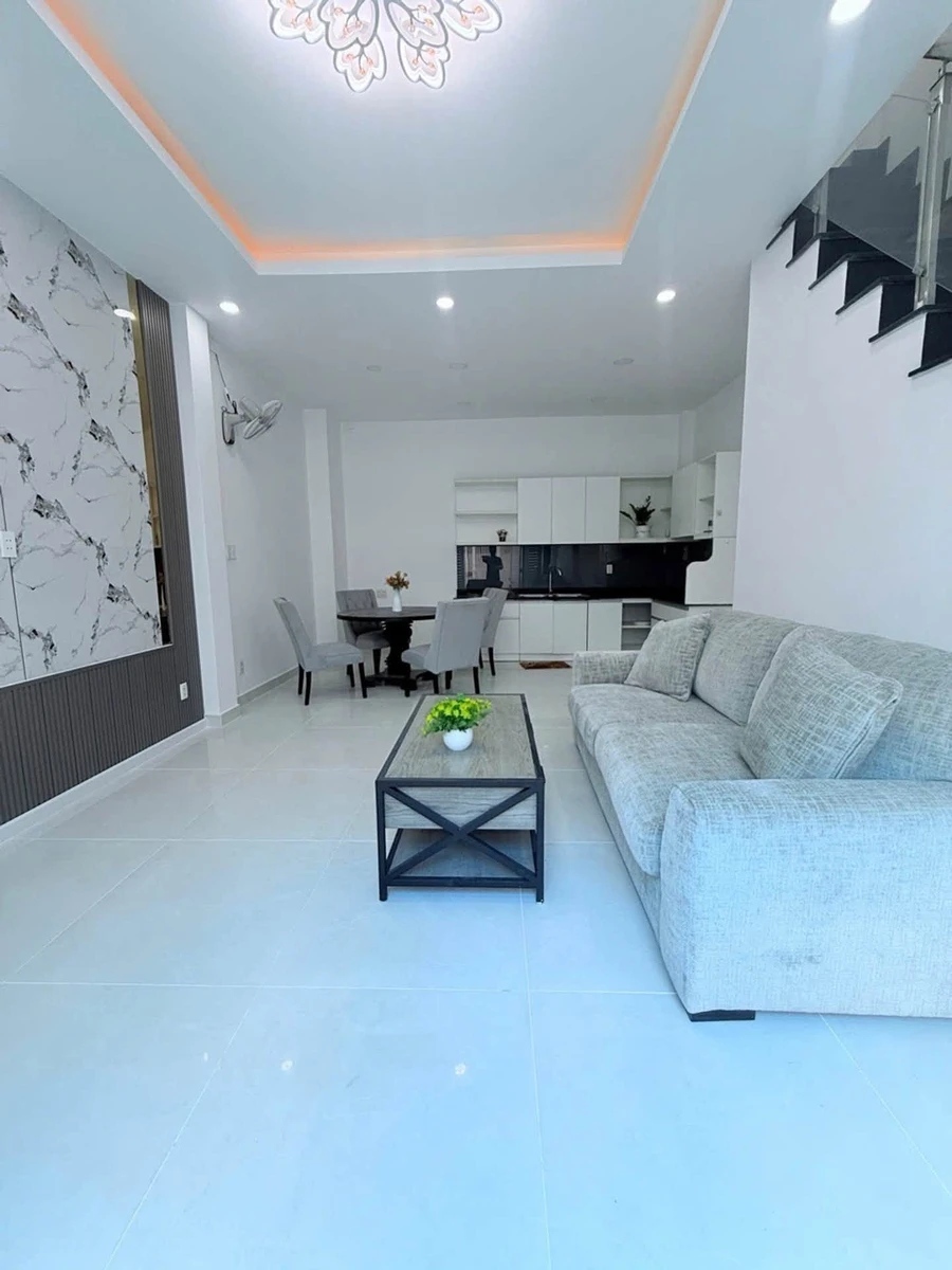Bán nhà 3 tầng BTCT 45m2 đường Trường Chinh gần Co.opmart giá 4,65 tỷ - Ảnh thu nhỏ 2