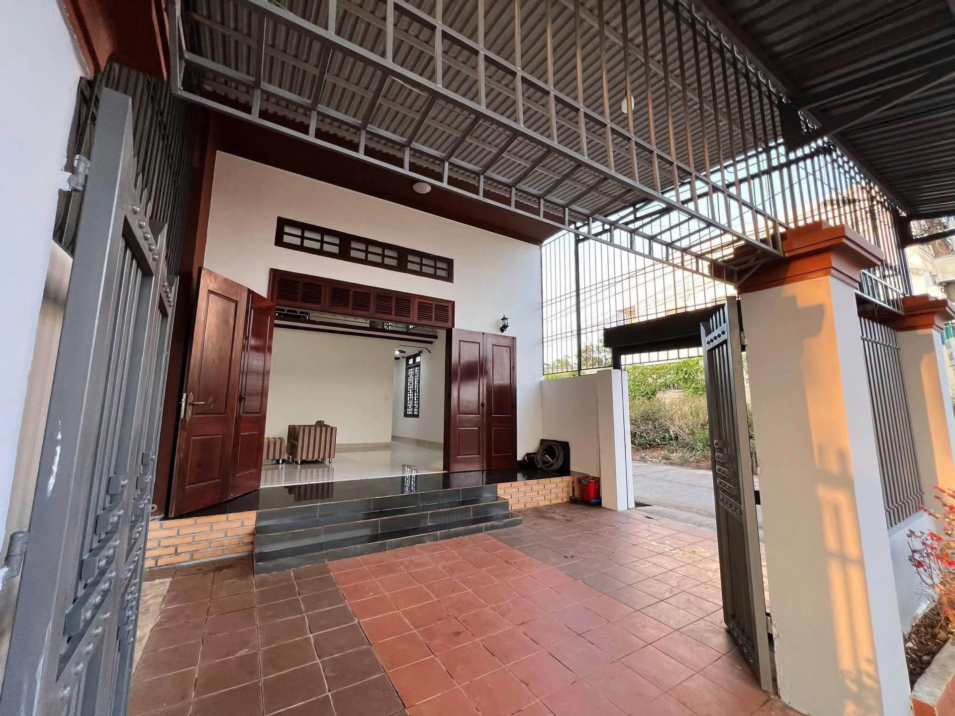 Bán nhà 2 mặt tiền 138m² Buôn Ma Thuột - Ảnh 1