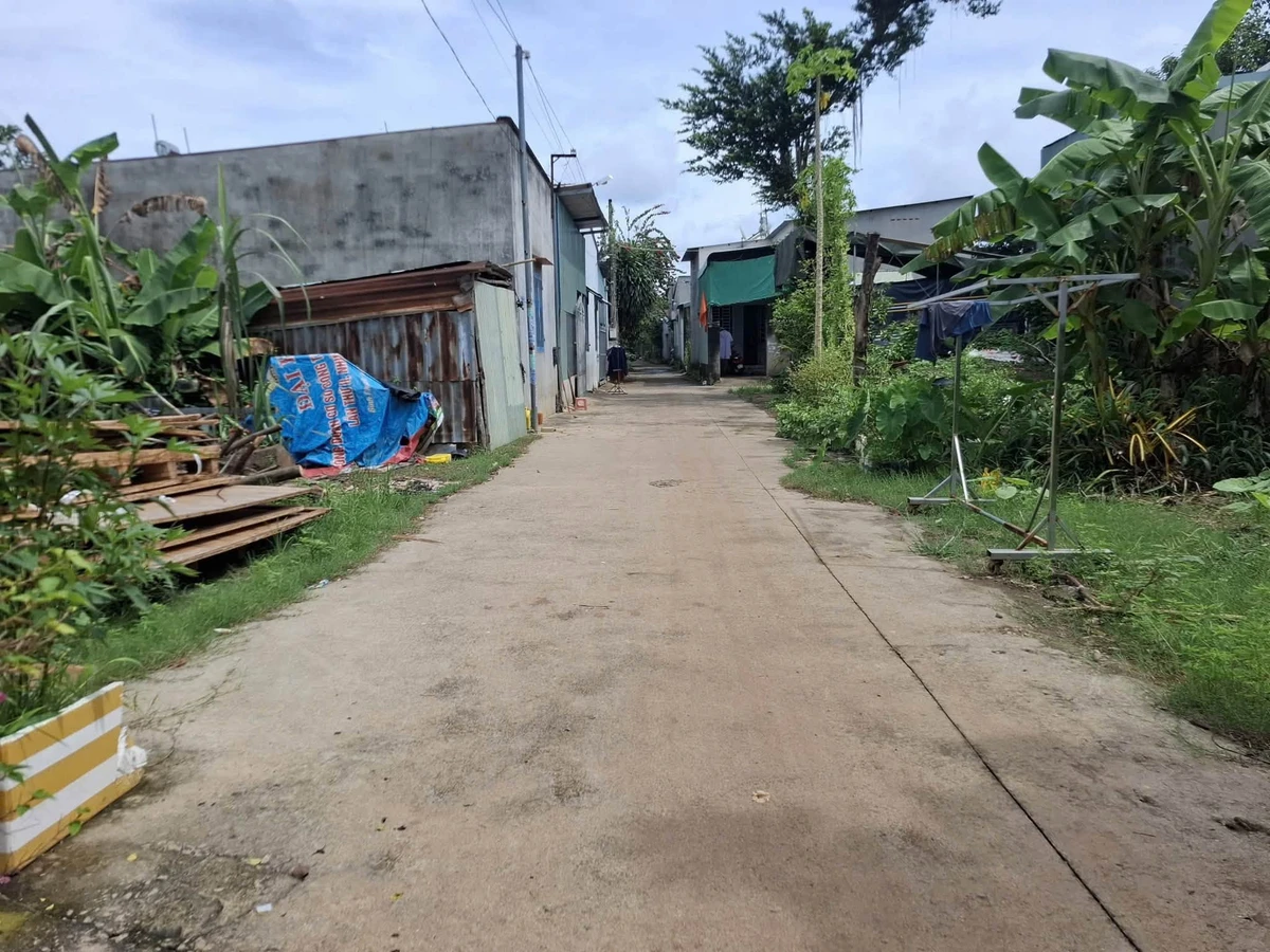 Bán nhà 100m2, 2 phòng ngủ tại Đồng Xoài - 1 tỷ 90 triệu - Ảnh 1
