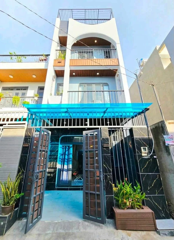 Bán nhà 2 tầng 70m2 ngang 4.7m gần mặt tiền Hai Bà Trưng, Quận 3, giá khoảng 10 tỷ wincom