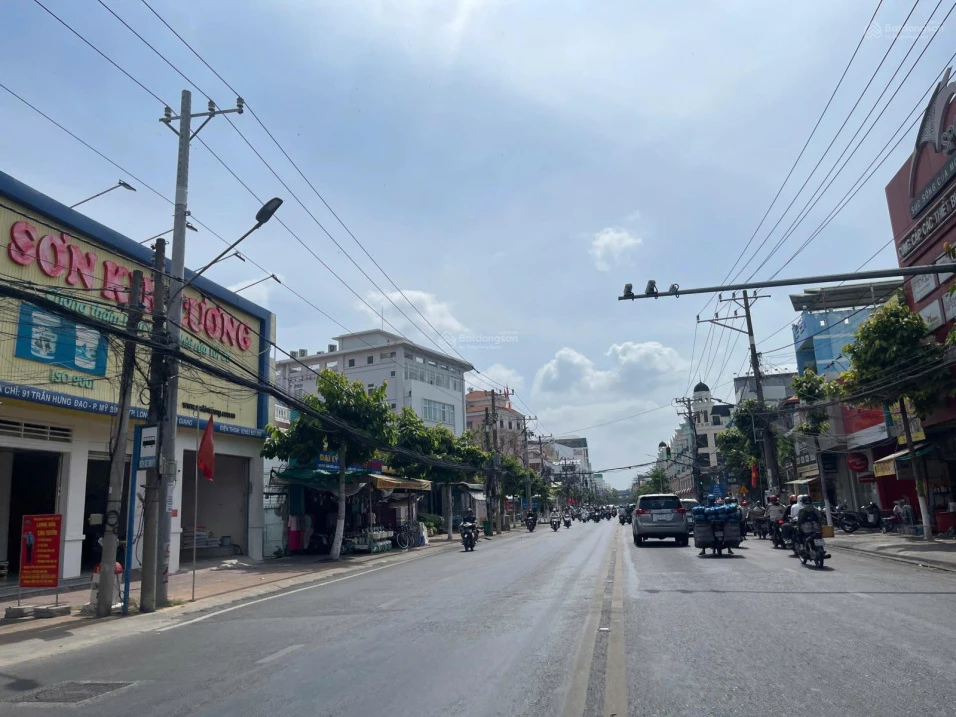 Cần ra nhà xịn ngộp ngân hàng 195m2 full thổ mặt tiền - Ảnh thu nhỏ 2
