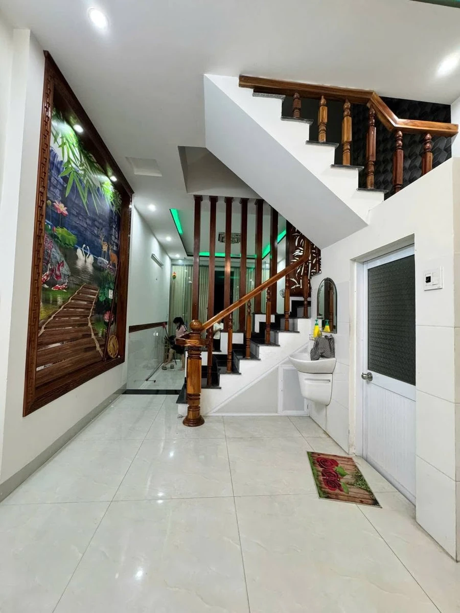 Bán nhà mặt tiền Nguyễn Hoà Quy Nhơn 40m2 3 tầng 3PN - Ảnh 1