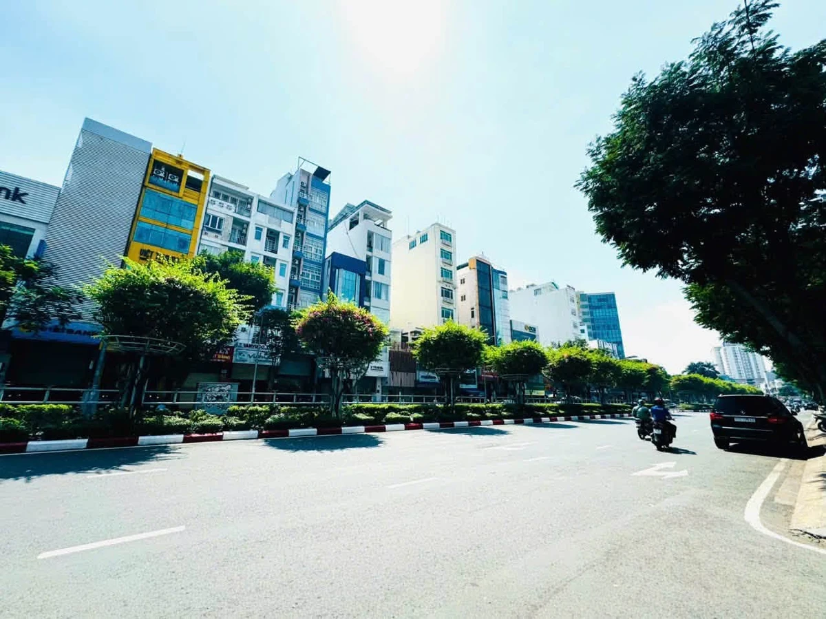 Bán nhà 2 tầng 100m2 mặt tiền Quận 4 giáp Quận 1, 23.9 tỷ - Ảnh thu nhỏ 2