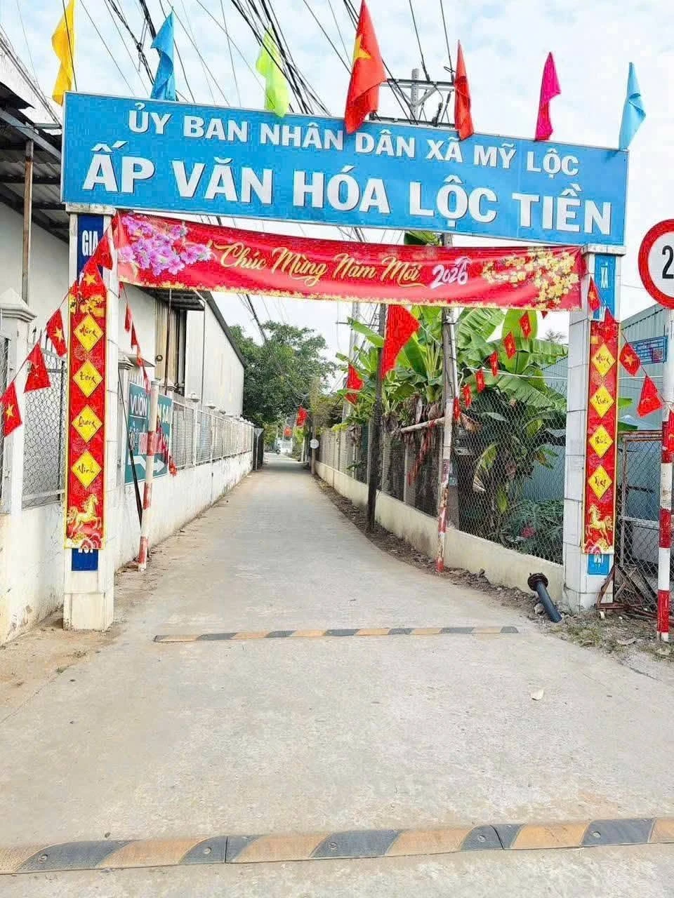 Bán nhà mặt tiền đường Ấp Văn Hoá Lộc Tiền, 4,5x25m, 3PN 4WC, giá 2,5 tỷ, Xã Mỹ Lộc - Ảnh 1