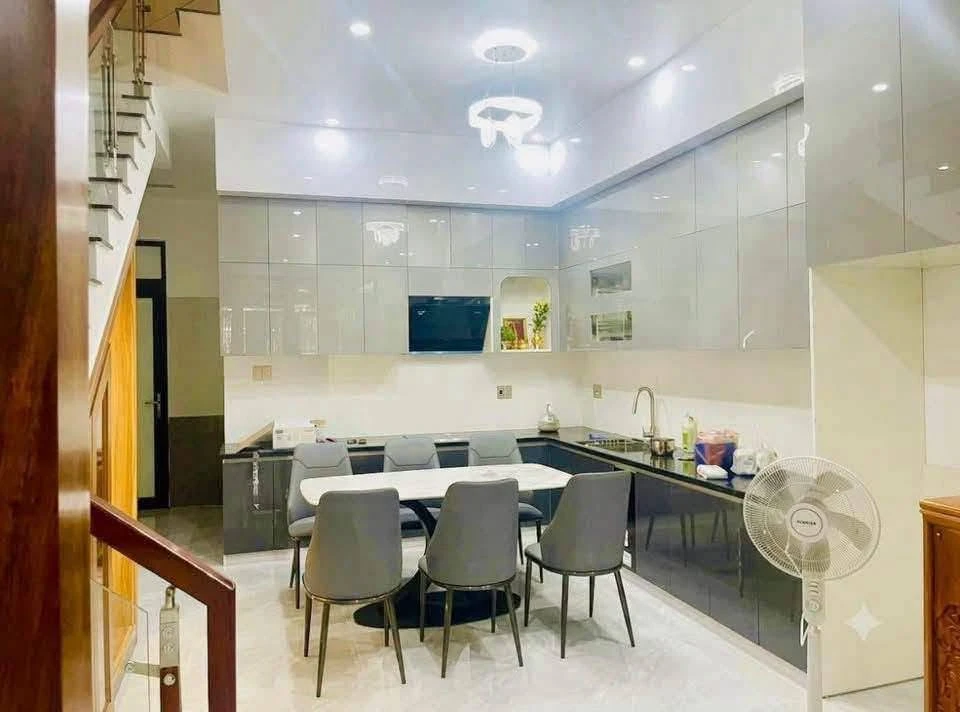 Bán nhà 3 tầng 96,2m2 khu dân cư gần Ngọc Bảo Viên, Quảng Ngãi giá 3,5 tỷ - Ảnh thu nhỏ 4