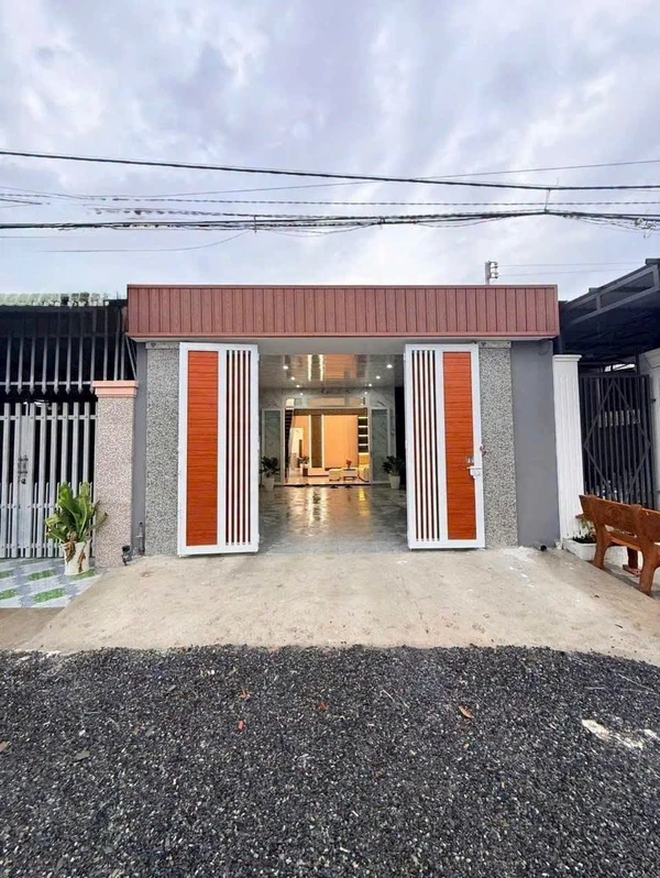 Bán nhà gác lửng 4 phòng ngủ Nguyễn Văn Linh Tây Ninh