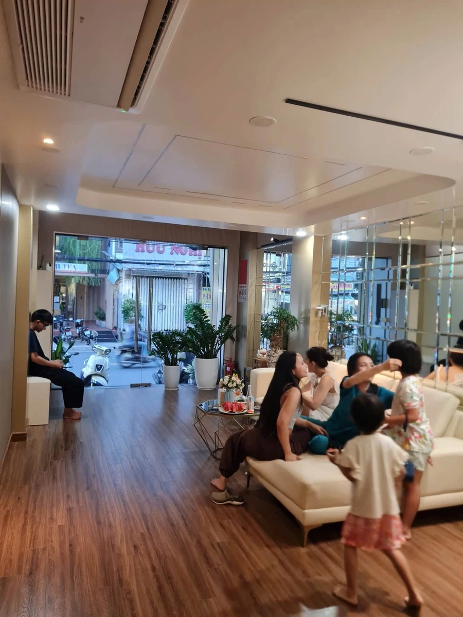 Bán nhà mặt tiền kinh doanh 7 tầng, thang máy, 300m2, Bình Thạnh - Ảnh thu nhỏ 3