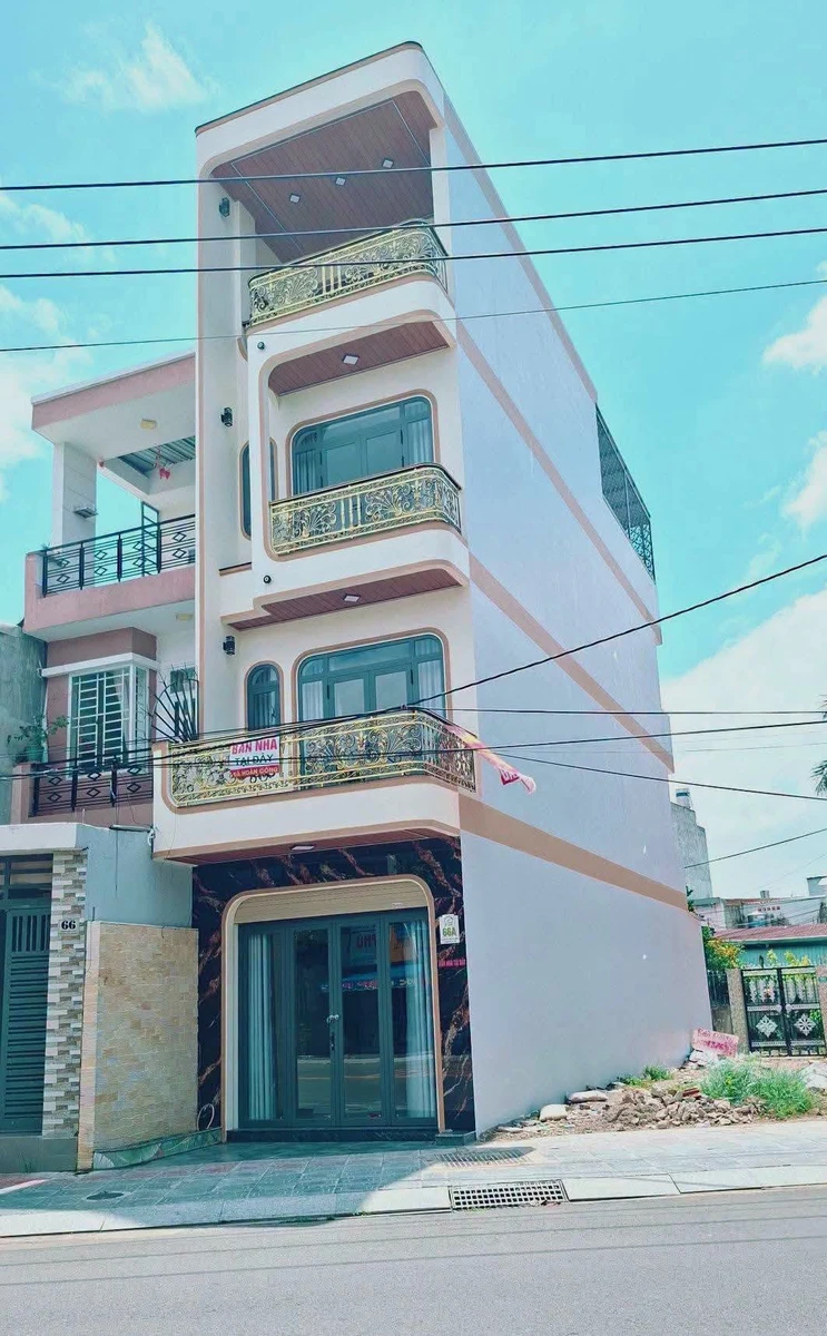 Bán nhà mặt tiền kinh doanh 76,5m² 4 phòng ngủ Dĩ An - Ảnh 1