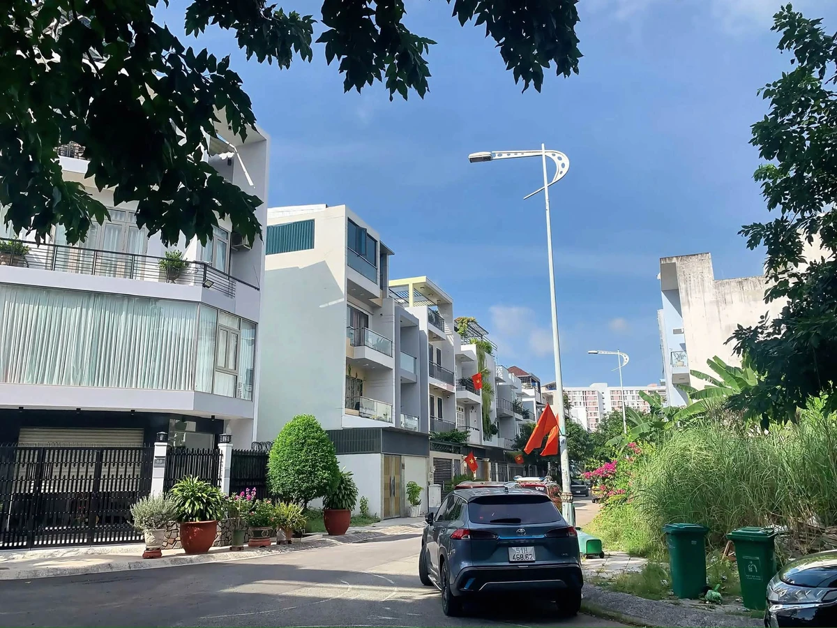 Bán đất 110m2 (5x22) KDC Đông Thủ Thiêm, P. Bình Trưng, Quận 2, giá 12,4 tỷ - Ảnh 1