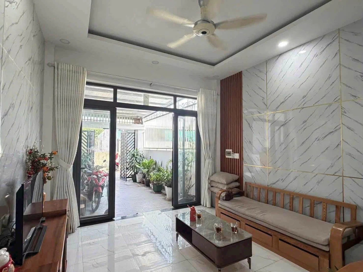 Bán nhà 1 trệt 2 lầu 5PN 3WC 102m² Phú Lợi - Ảnh thu nhỏ 3