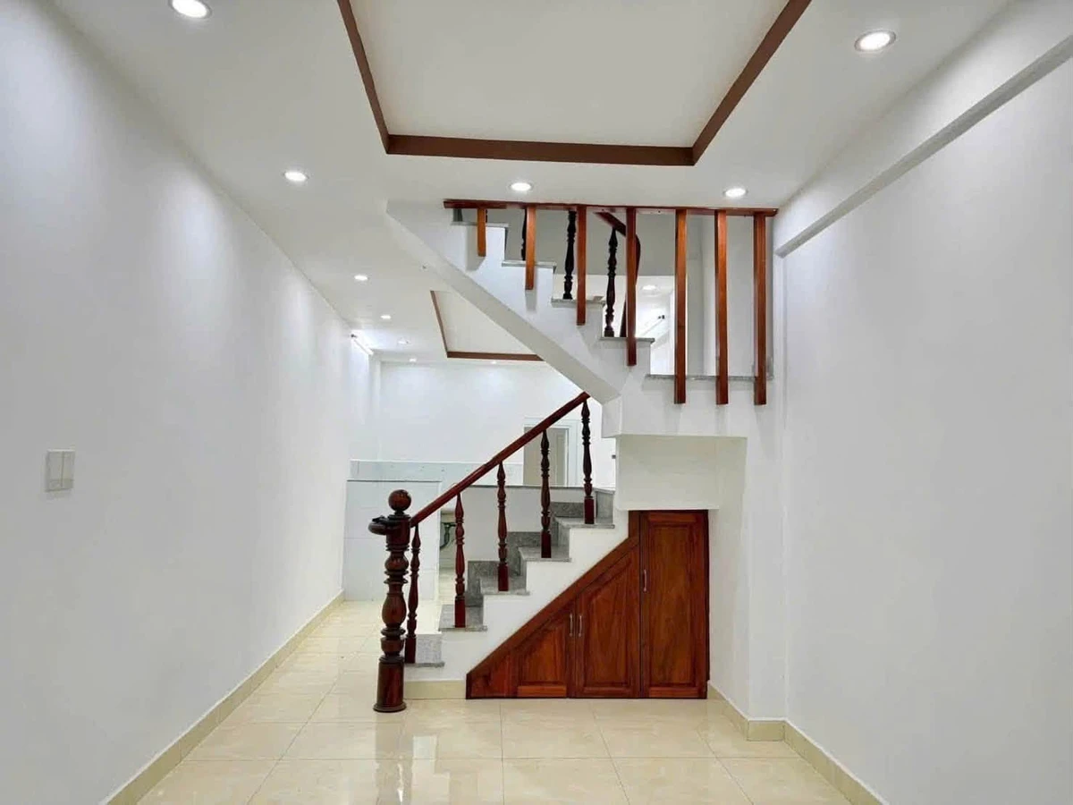 Bán nhà 2 tầng 54m2 gần Ngã tư Thủ Đức, đi bộ ra Coopmart, giá 4,85 tỷ - Ảnh thu nhỏ 2