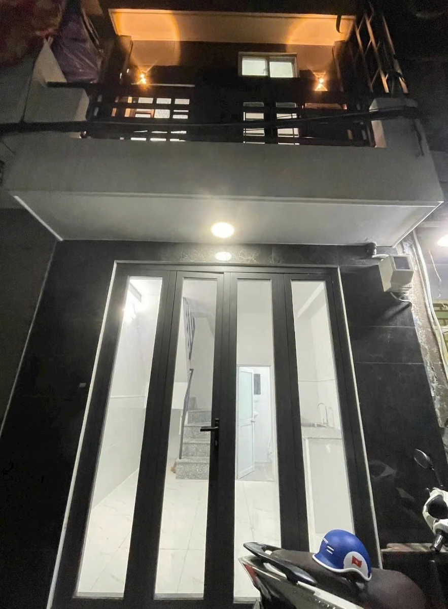 Bán nhà 2 lầu 42m² 2PN Lạc Long Quân Quận 11, sổ hồng - Ảnh thu nhỏ 3